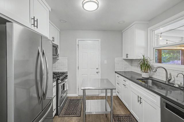 3933 Loreto Way, Sacramento, CA 95821