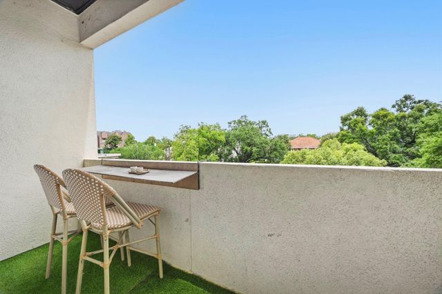 510 Lovett Boulevard 301, Houston, TX 77006