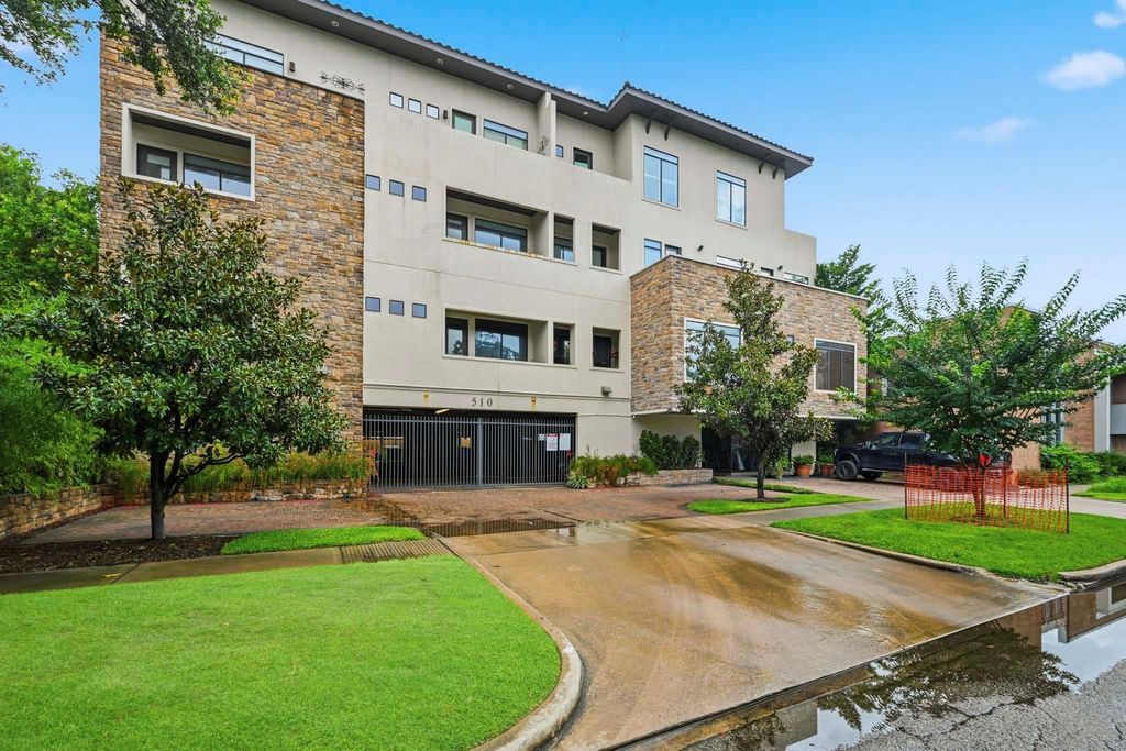 510 Lovett Boulevard 301, Houston, TX 77006