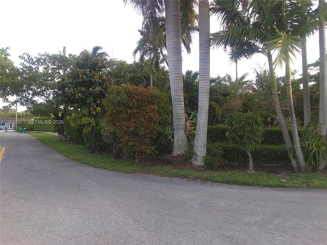 5300 SW 103rd Pl, Miami, FL 33165