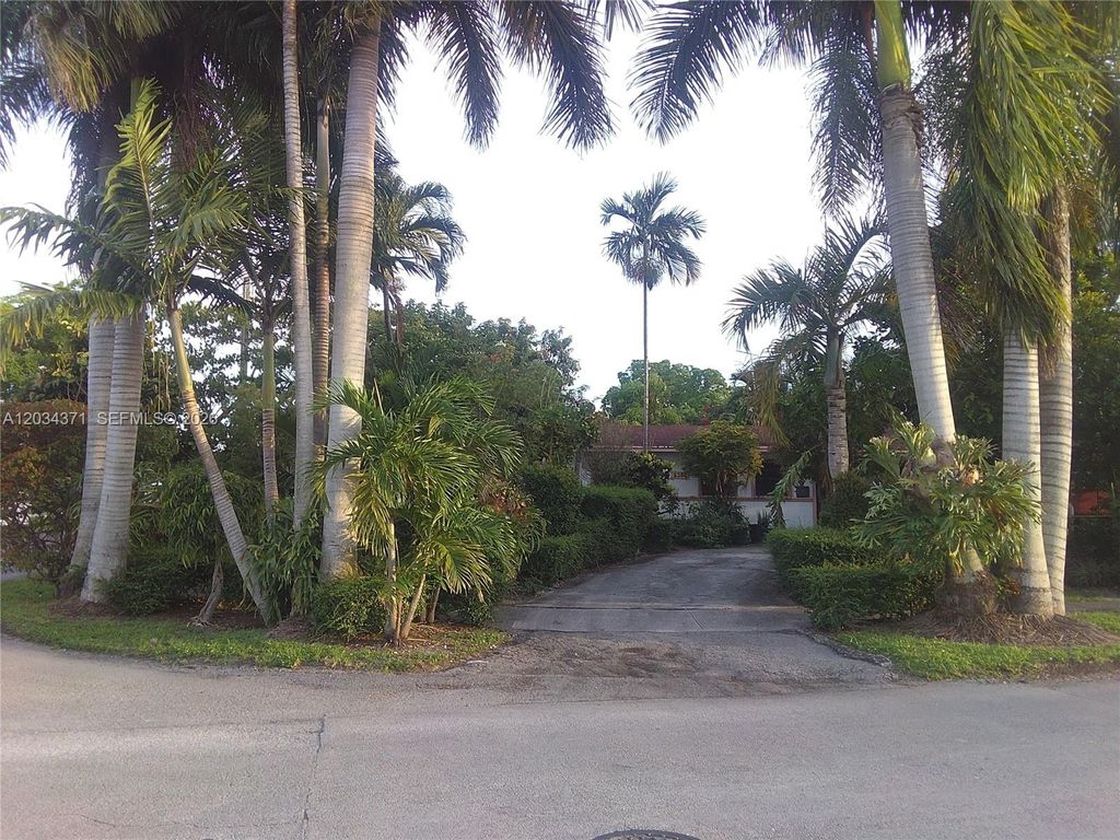 5300 SW 103rd Pl, Miami, FL 33165