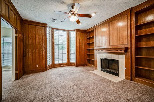 67 N Skyflower Court, Spring, TX 77381