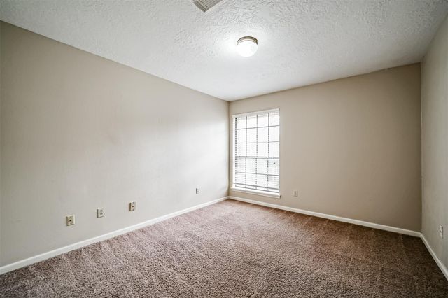 67 N Skyflower Court, Spring, TX 77381