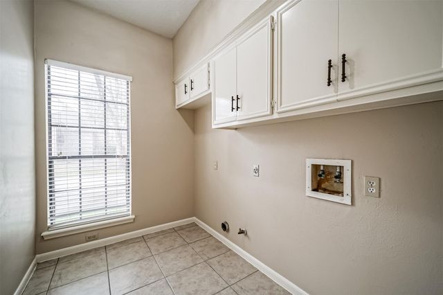 67 N Skyflower Court, Spring, TX 77381