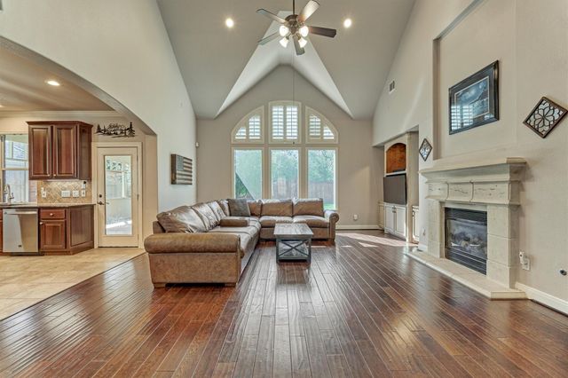 6615 Pelham Chase Drive, Spring, TX 77389