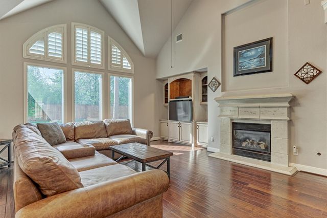 6615 Pelham Chase Drive, Spring, TX 77389