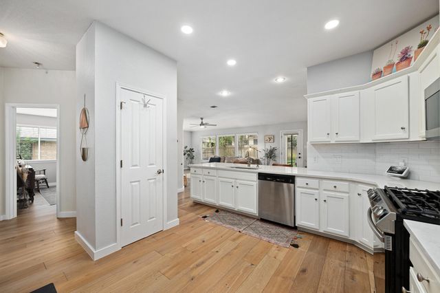 8112 Luling LN, Austin, TX 78729