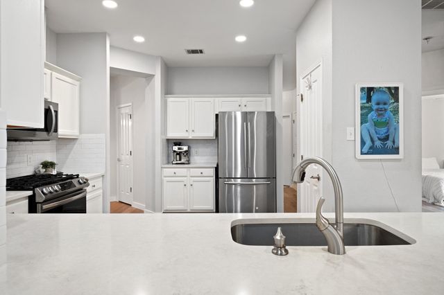 8112 Luling LN, Austin, TX 78729