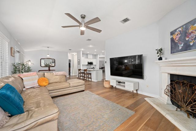 8112 Luling LN, Austin, TX 78729