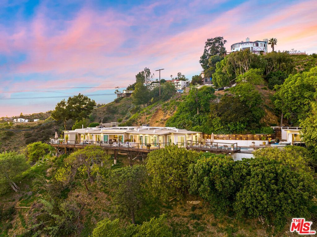 8494 Cole Crest Drive, Los Angeles, CA 90046