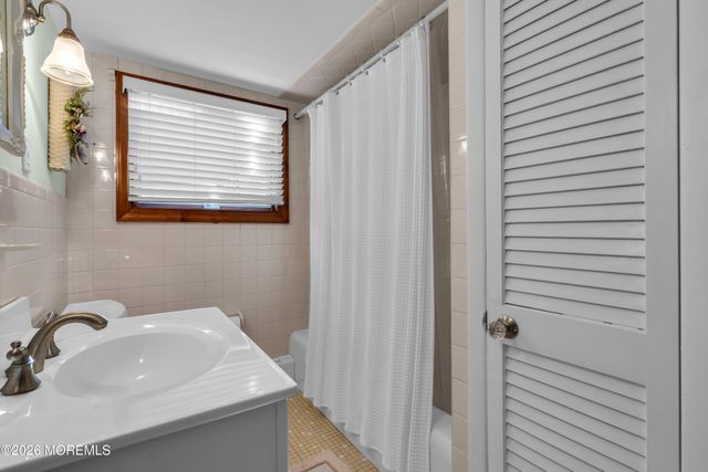 53 E Bay Way, Lavallette, NJ 08735