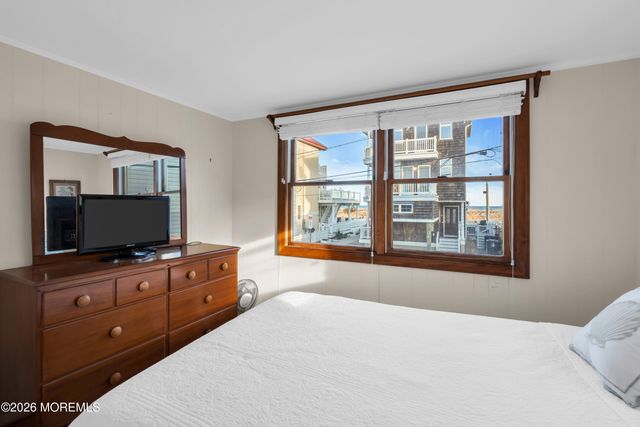 53 E Bay Way, Lavallette, NJ 08735