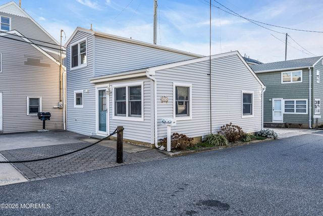 53 E Bay Way, Lavallette, NJ 08735