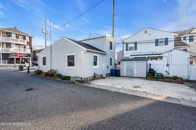 53 E Bay Way, Lavallette, NJ 08735