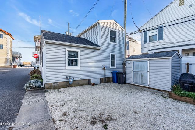 53 E Bay Way, Lavallette, NJ 08735