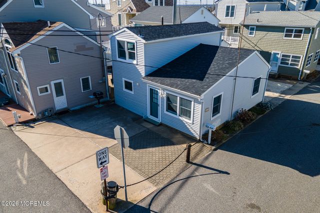 53 E Bay Way, Lavallette, NJ 08735