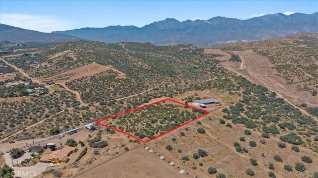 0 Edgehill Rd, Oak Hills, CA 92344