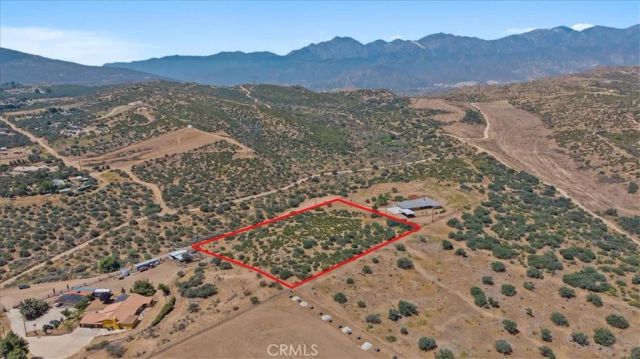 0 Edgehill Rd, Oak Hills, CA 92344