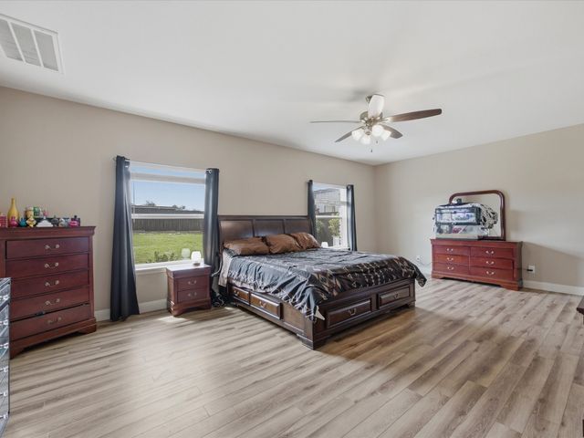1032 Justin Drive, Springtown, TX 76082