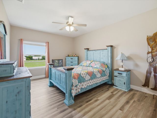 1032 Justin Drive, Springtown, TX 76082