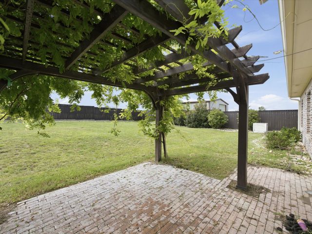 1032 Justin Drive, Springtown, TX 76082