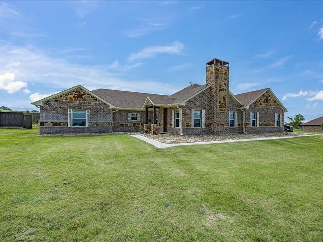 1032 Justin Drive, Springtown, TX 76082