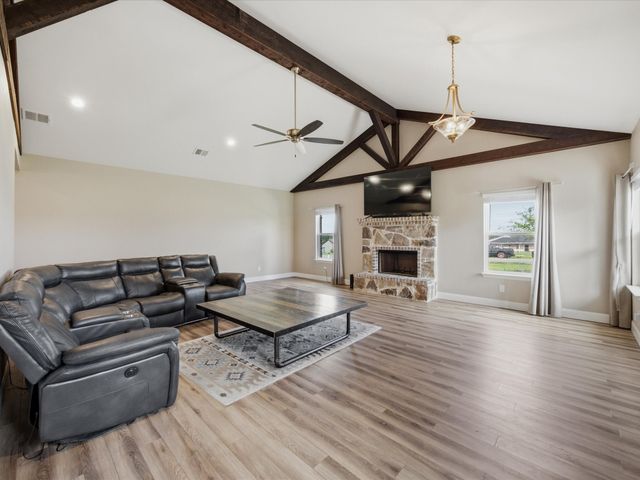 1032 Justin Drive, Springtown, TX 76082