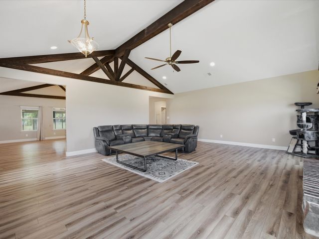 1032 Justin Drive, Springtown, TX 76082