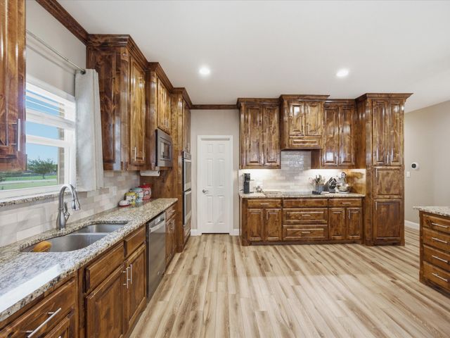 1032 Justin Drive, Springtown, TX 76082