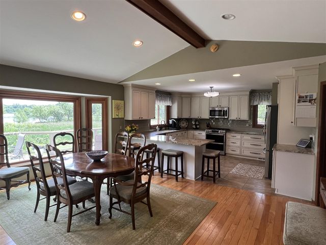 3010 Loon Lake Shores Road, Waterford, MI 48329