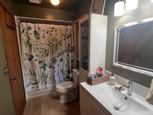 3010 Loon Lake Shores Road, Waterford, MI 48329