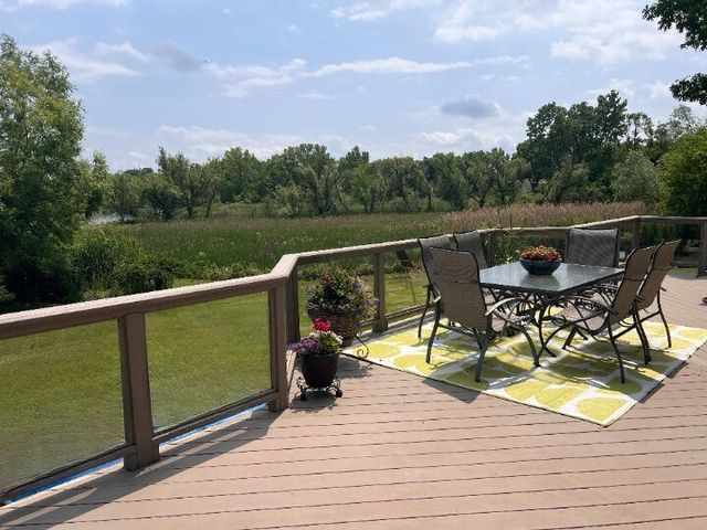 3010 Loon Lake Shores Road, Waterford, MI 48329