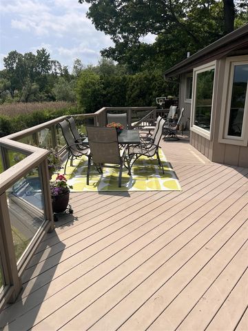 3010 Loon Lake Shores Road, Waterford, MI 48329