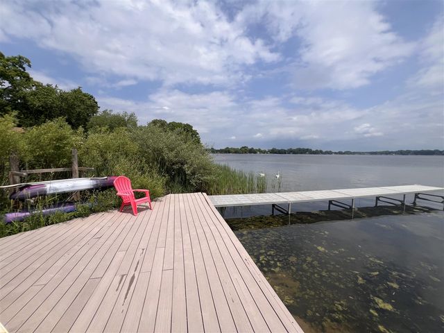 3010 Loon Lake Shores Road, Waterford, MI 48329