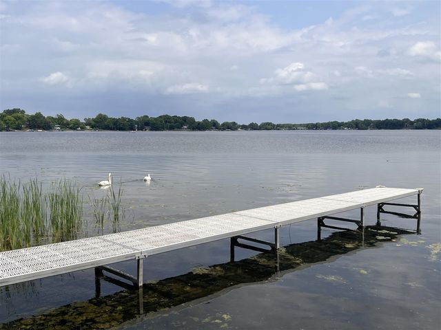 3010 Loon Lake Shores Road, Waterford, MI 48329