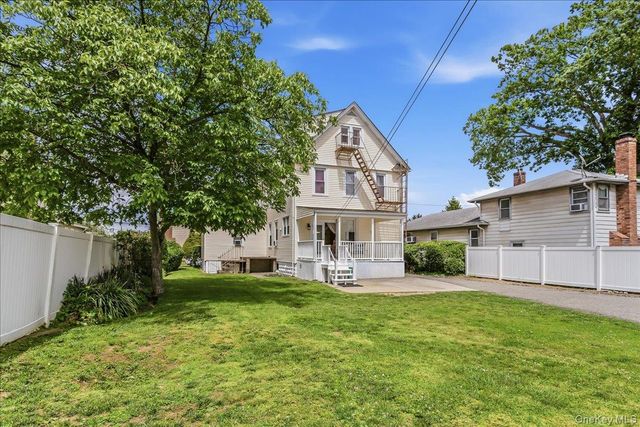 38 Wood Street, Lynbrook, NY 11563