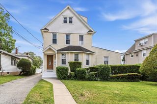 38 Wood Street, Lynbrook, NY 11563