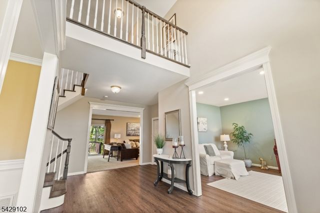 16 Yorkshire Dr, Washington Twp., NJ 07840
