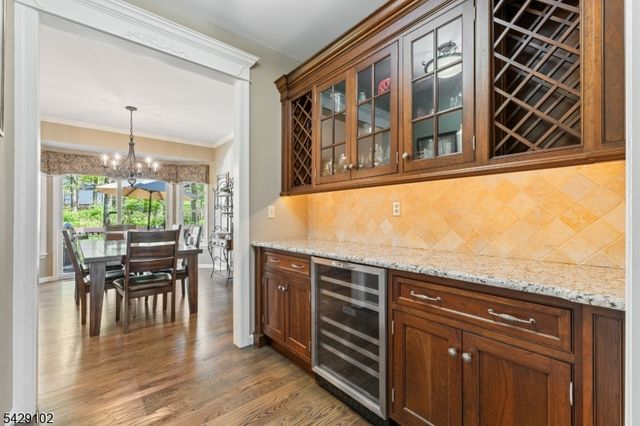 16 Yorkshire Dr, Washington Twp., NJ 07840