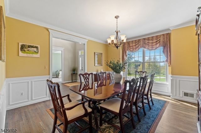 16 Yorkshire Dr, Washington Twp., NJ 07840