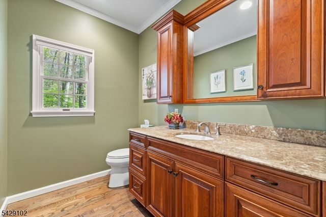 16 Yorkshire Dr, Washington Twp., NJ 07840