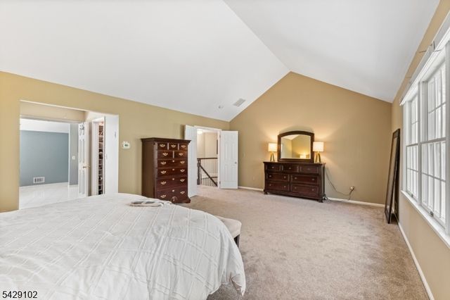 16 Yorkshire Dr, Washington Twp., NJ 07840