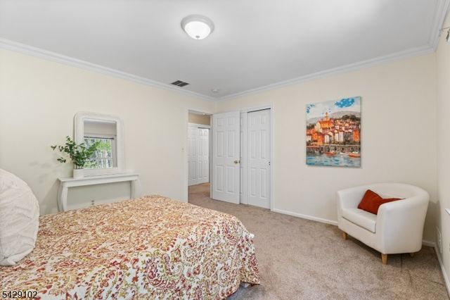 16 Yorkshire Dr, Washington Twp., NJ 07840