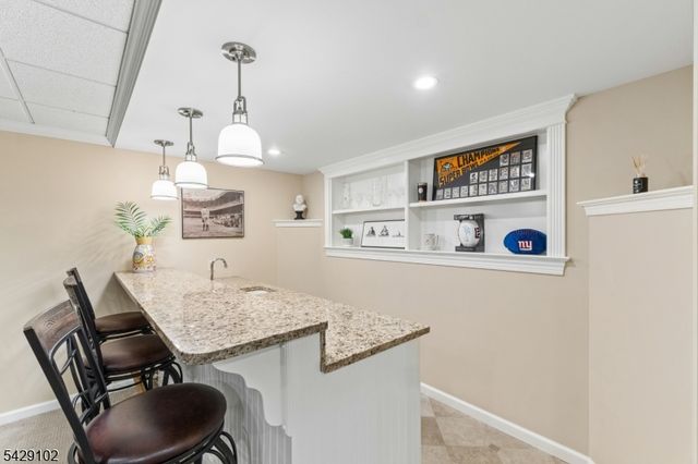 16 Yorkshire Dr, Washington Twp., NJ 07840