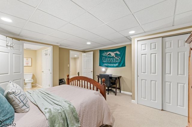 16 Yorkshire Dr, Washington Twp., NJ 07840