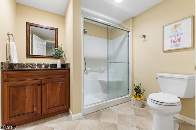 16 Yorkshire Dr, Washington Twp., NJ 07840