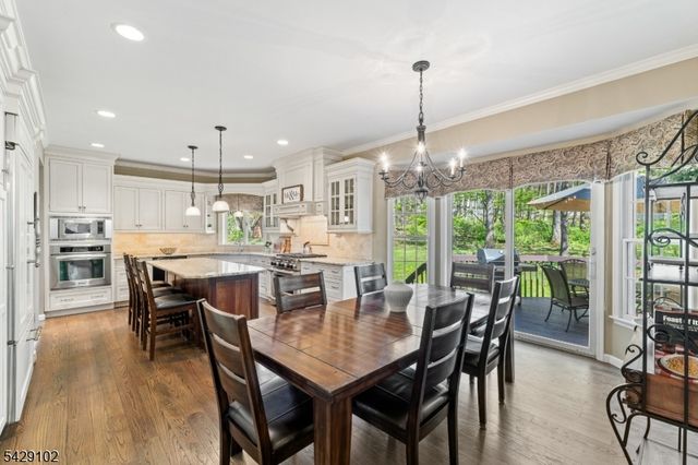 16 Yorkshire Dr, Washington Twp., NJ 07840