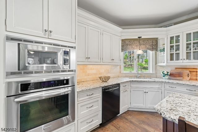 16 Yorkshire Dr, Washington Twp., NJ 07840
