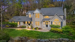 16 Yorkshire Dr, Washington Twp., NJ 07840