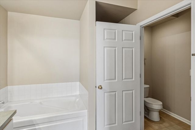 3100 Town Square Drive 308, Rolling Meadows, IL 60008